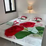 Mit Terrasse