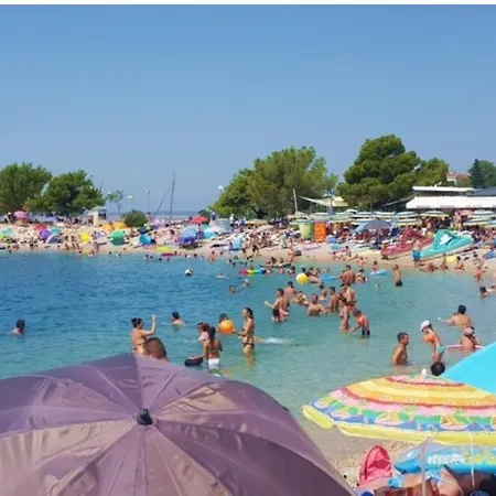 Apartment Mit Terrasse