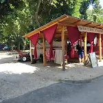 Mit Terrasse