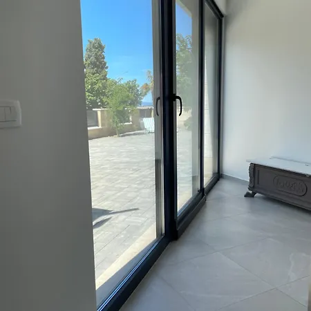 Apartment Mit Terrasse *