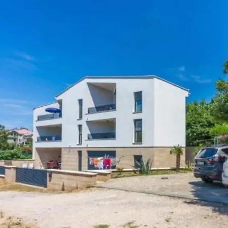 Mit Terrasse