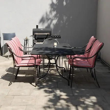 Apartment Mit Terrasse